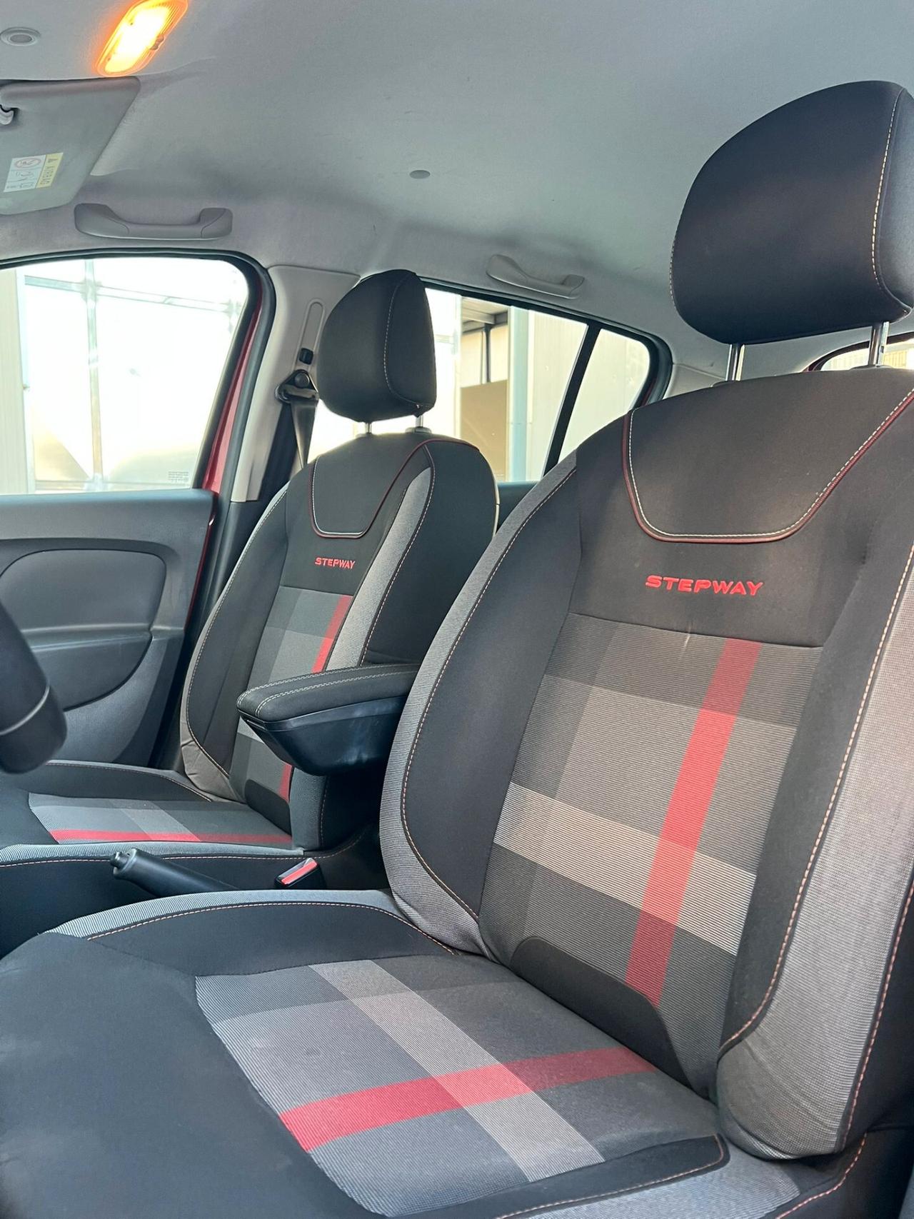 DACIA SANDERO STEPWAY 1.5 DCI 95CV 2020!!! TECHROAD!!!