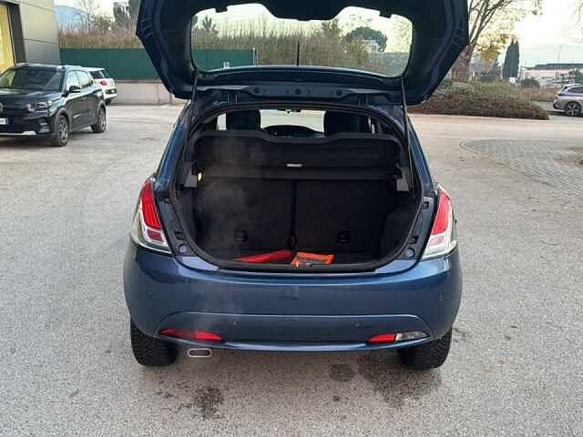 Lancia Ypsilon 1.0 FireFly 5 porte S&S Hybrid Ecochic Gold