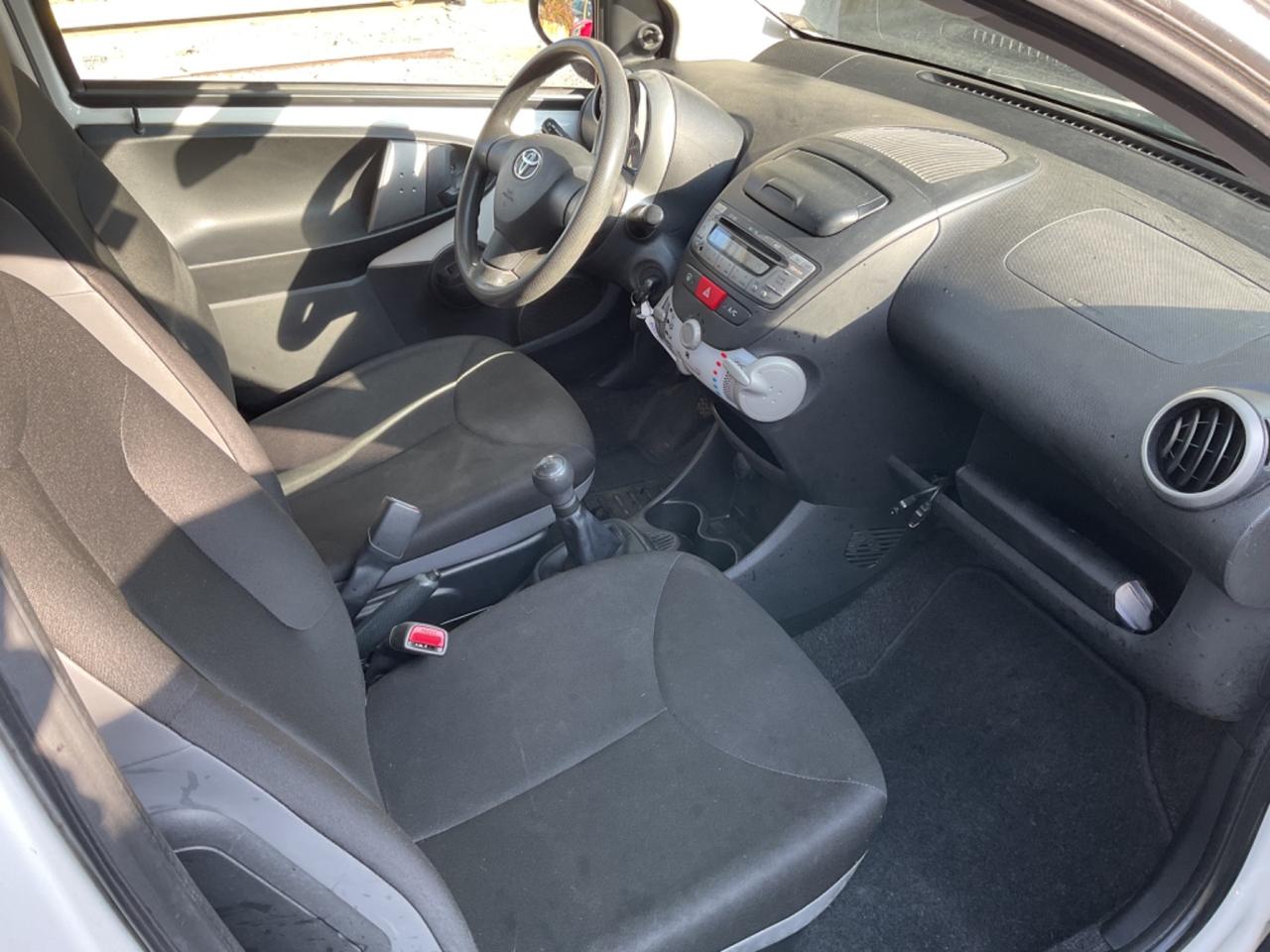 Toyota Aygo 1.0 5 porte Connect OK NEOPATENTATI