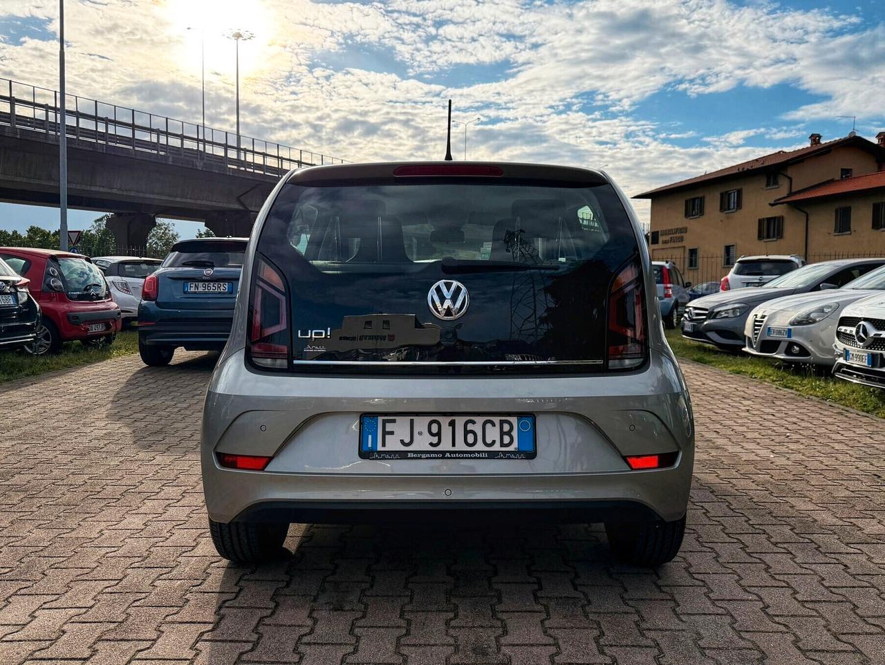 Volkswagen up! 1.0 75 CV 5p. AUTOMATICA TELECAMERA CRUISE SENSORI PDC