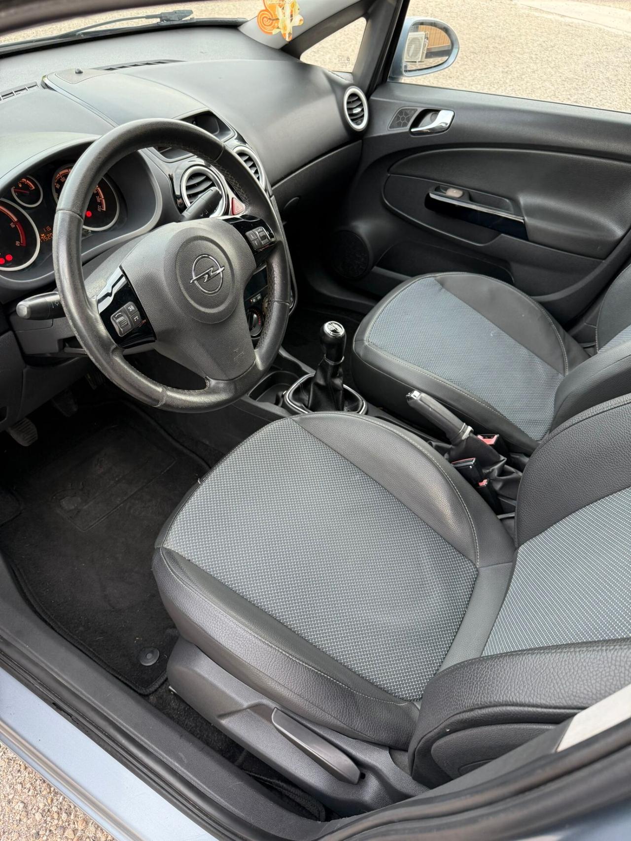 Opel Corsa GPL - GARANZIA - NEOPATENTATI