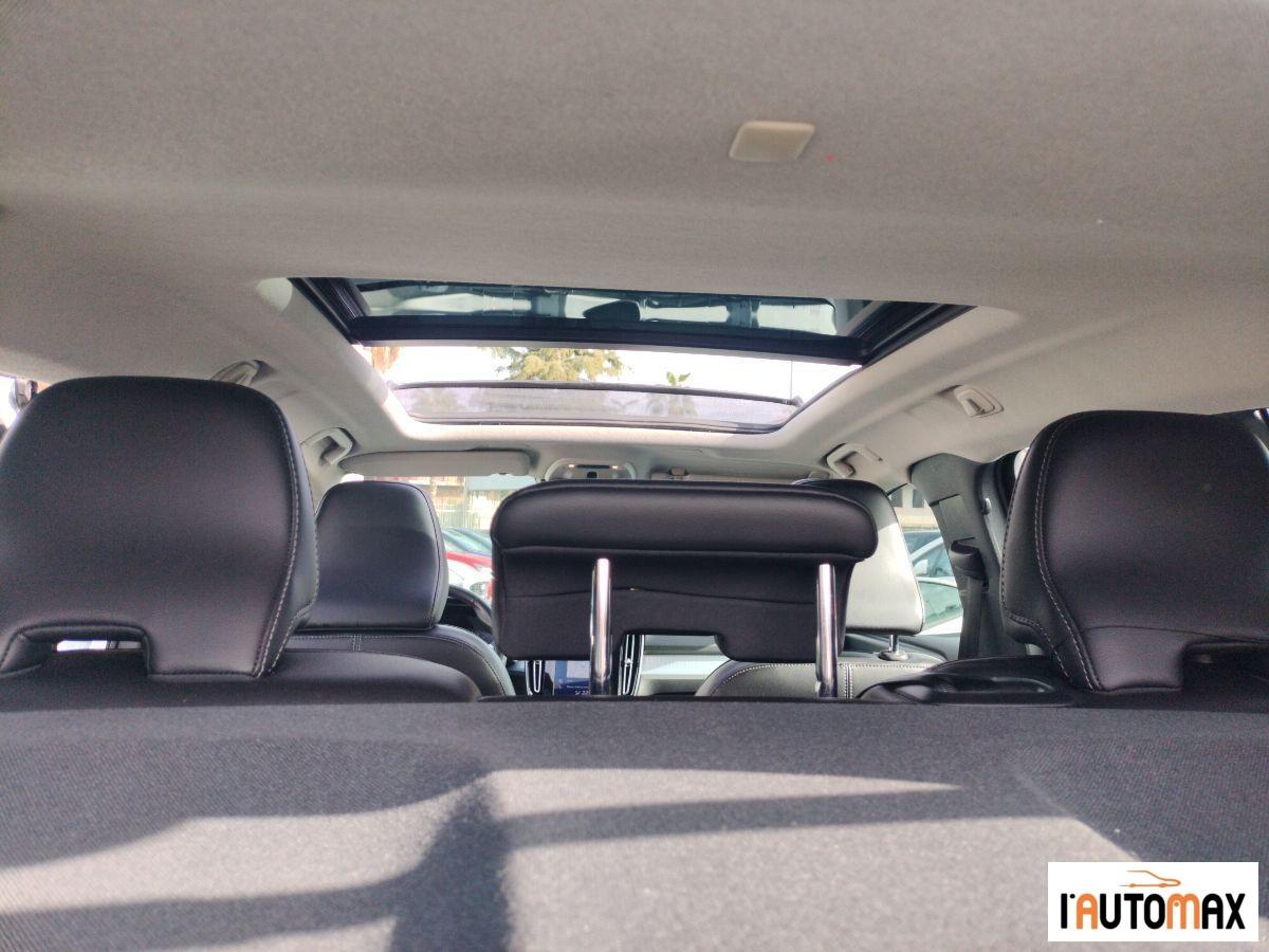 VOLVO - XC40 - 2.0 D3 Momentum - Autocarro 5 Posti