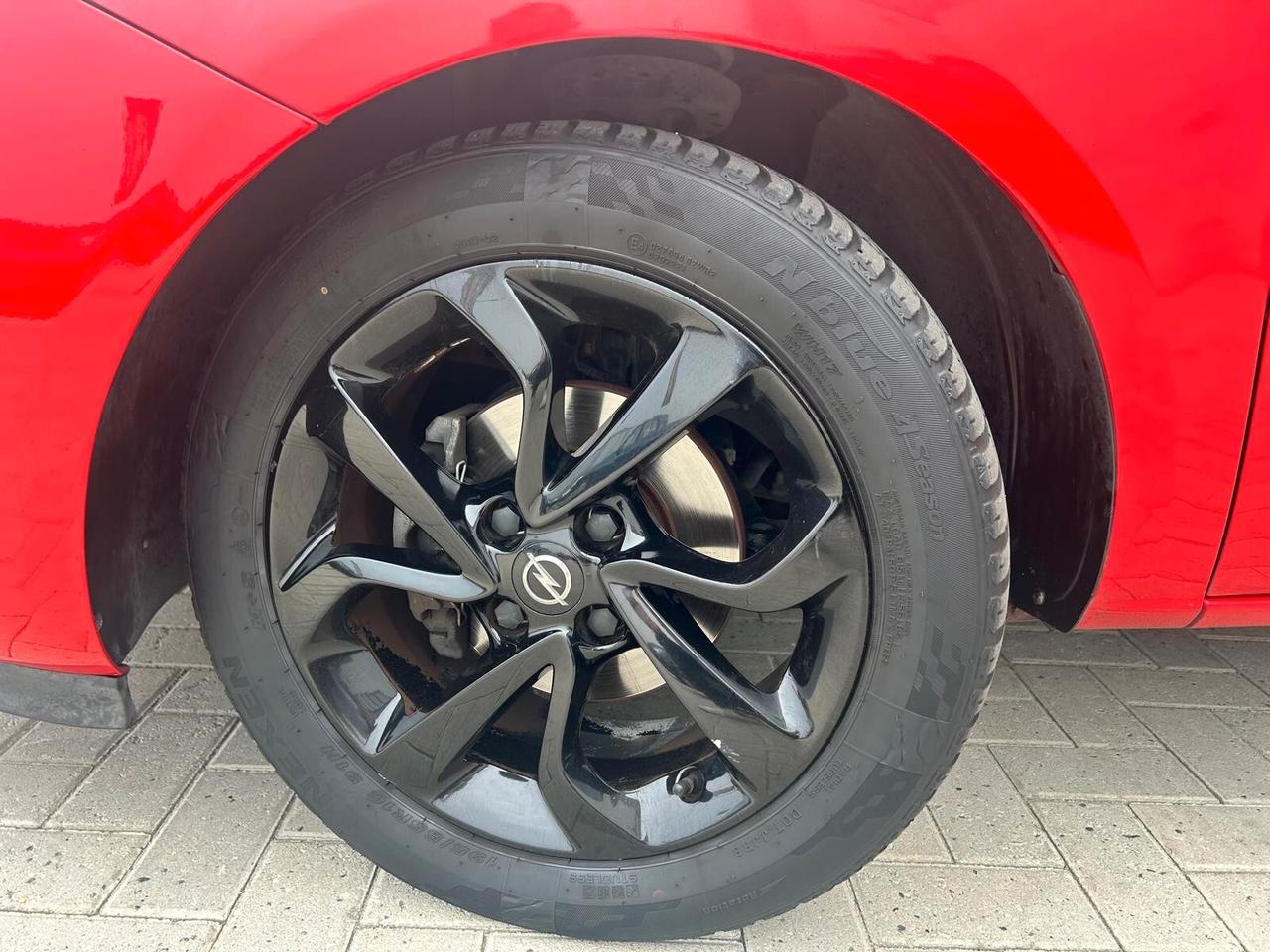 Opel Corsa 1.2 5 porte b-Color