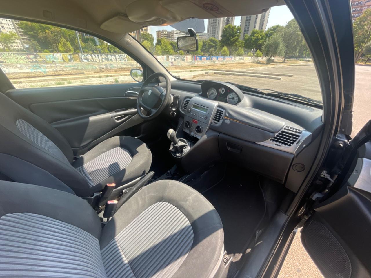 Lancia Ypsilon 1.3 MJT 90 CV Oro Giallo