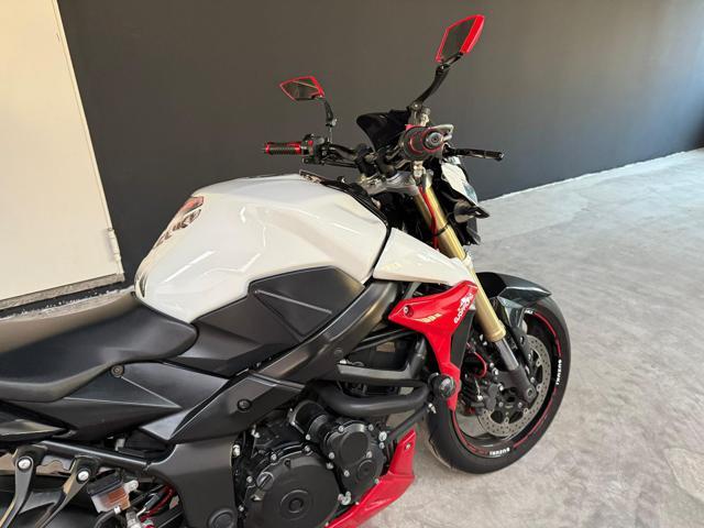 SUZUKI GSR 750 NEOPATENTATI*LEOVINCE