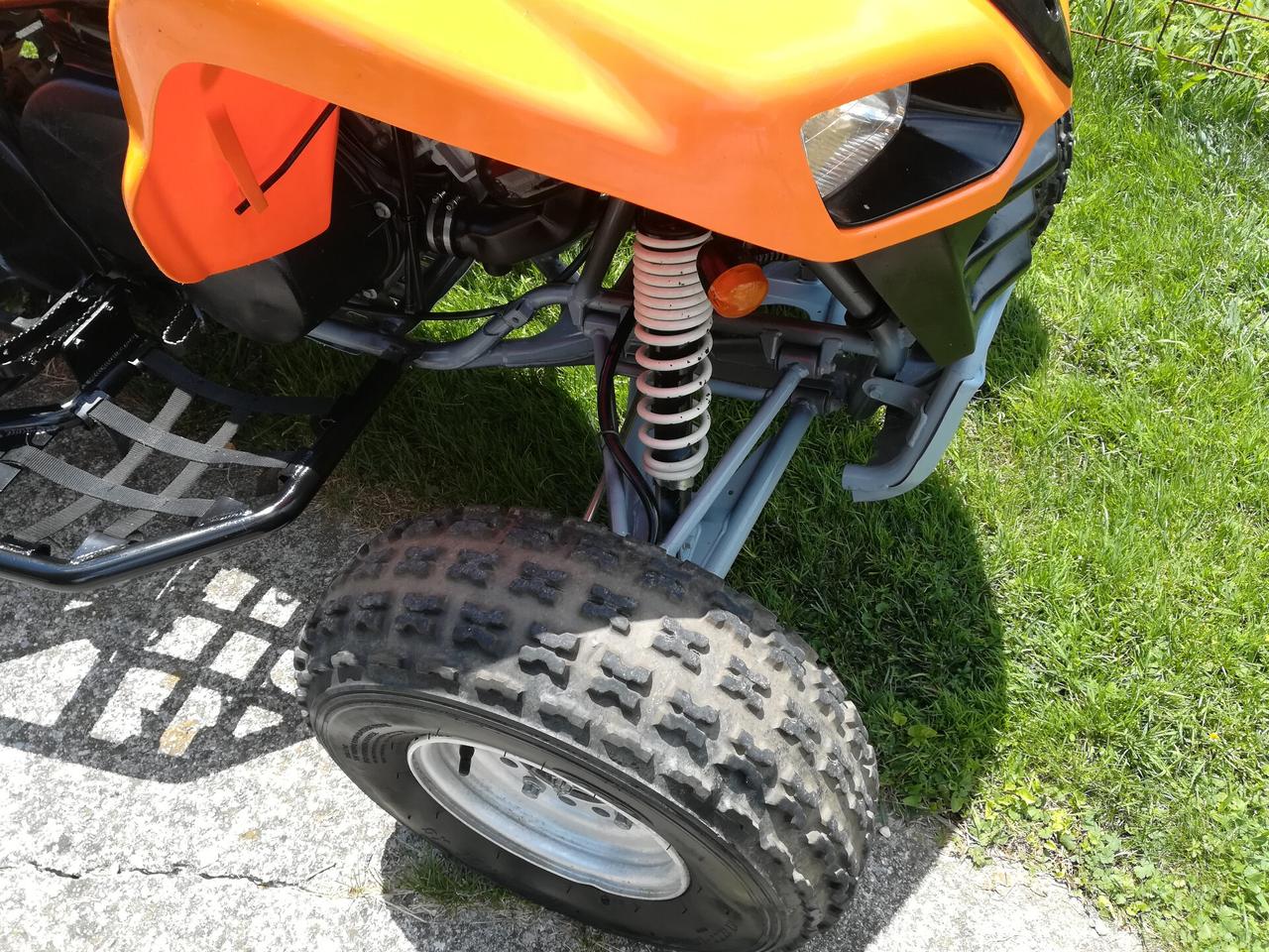 Kawasaki KFX 700 automatico con retro patente b