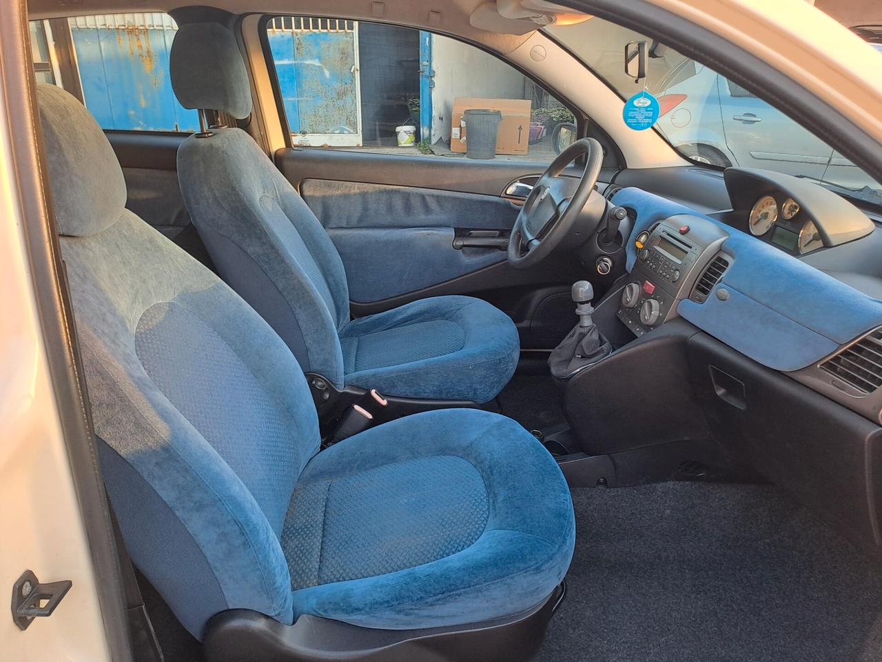 Lancia Ypsilon 1.2 16V Argento