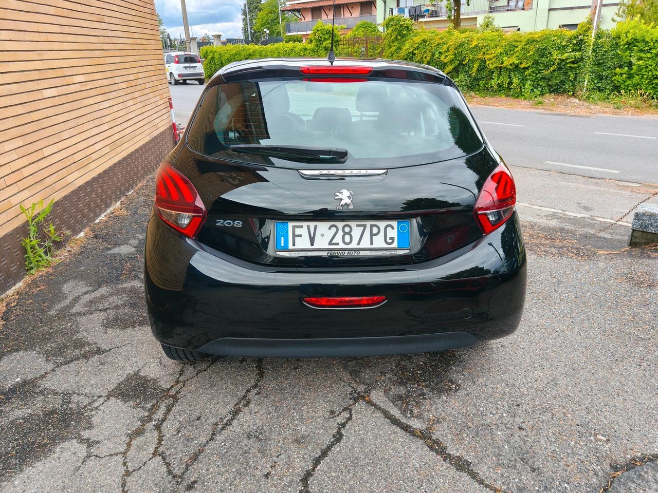 Peugeot 208 PureTech 82 5 porte Allure
