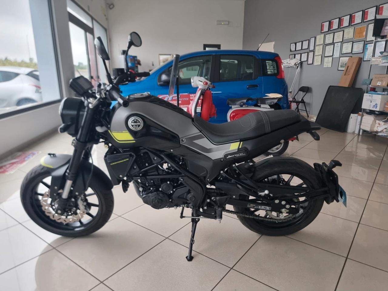 Benelli Leoncino 250 km 3300