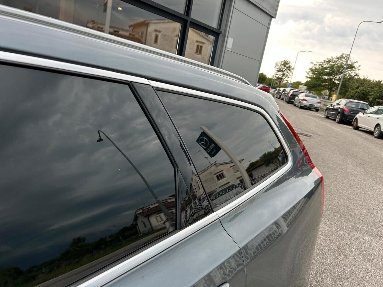 Volvo V90 MOMENTUM D4 AWD Geartronic BUSINESS