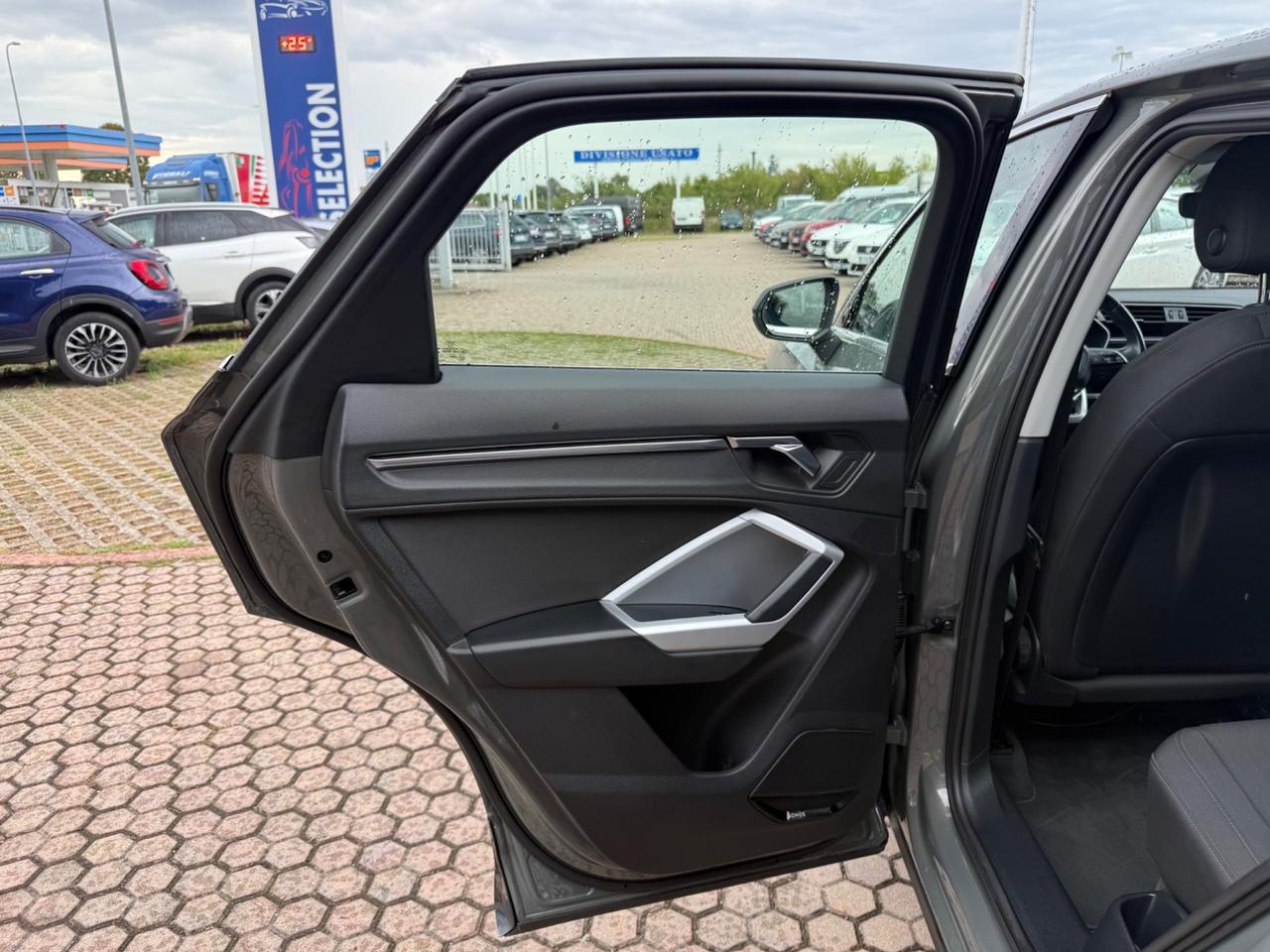 Q3 SPB 45 TFSI e S tronic Business Plus