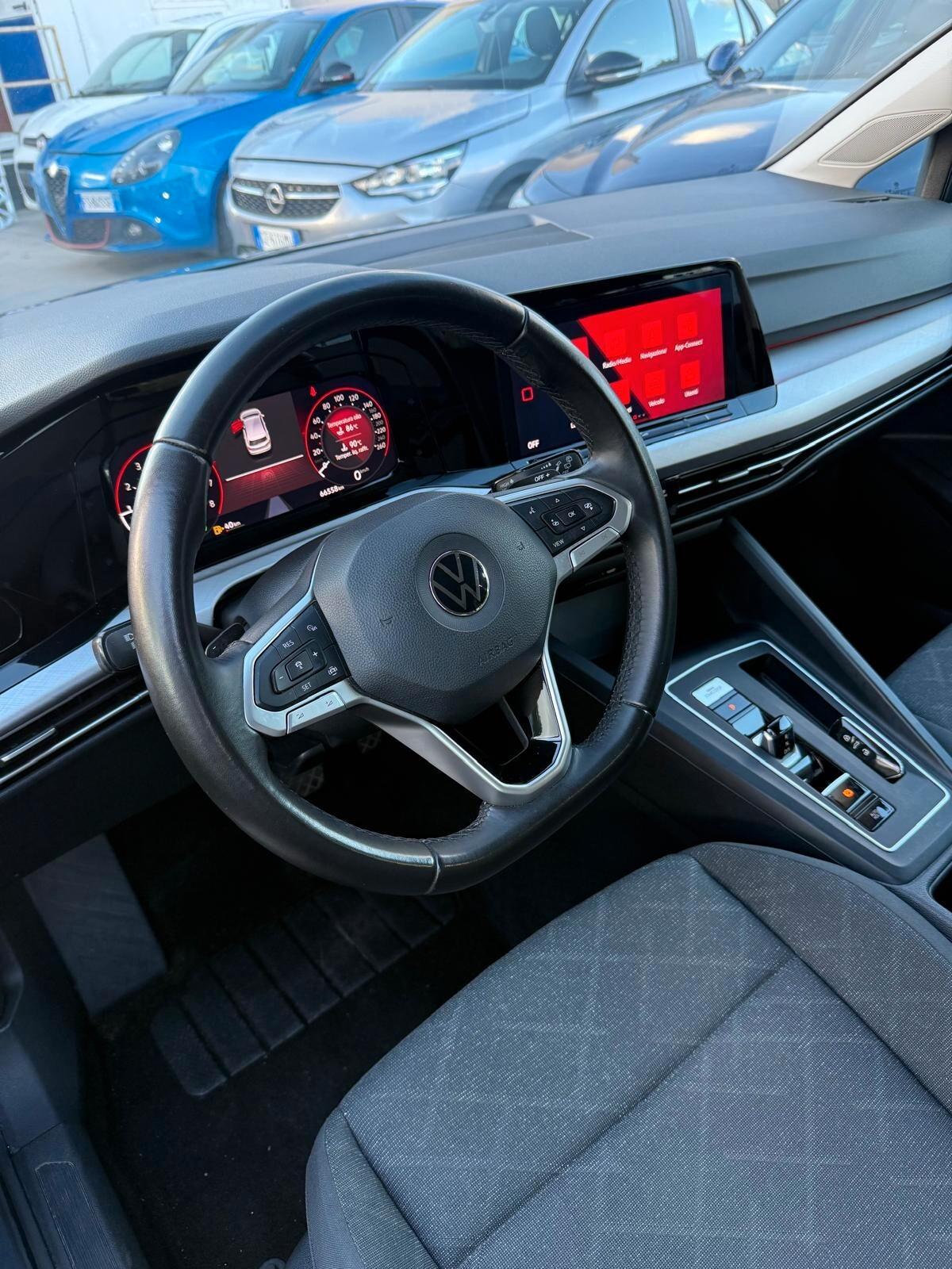 Volkswagen Golf 1.0 eTSI EVO DSG Life FULL LED