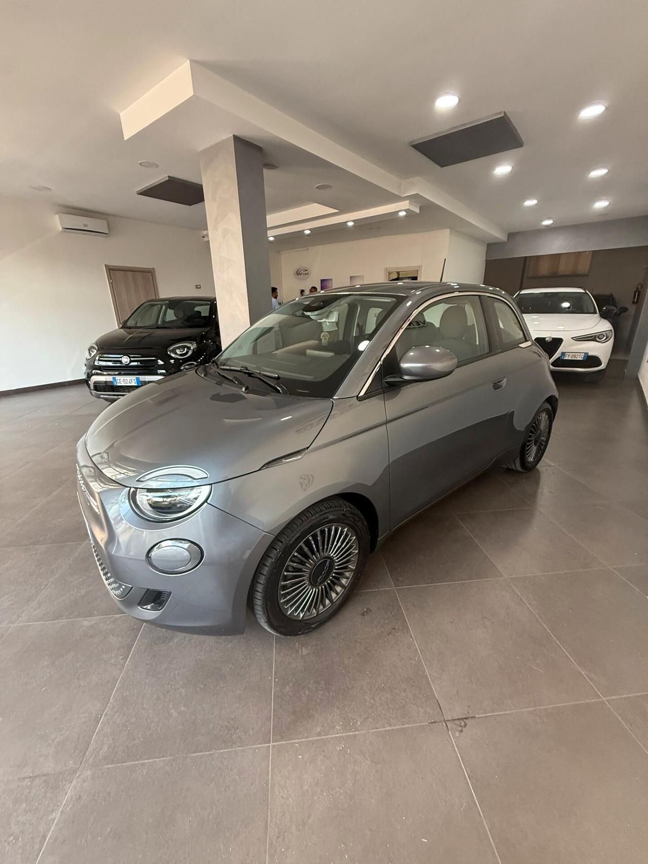 Fiat 500 500e Berlina 42 kWh Passion