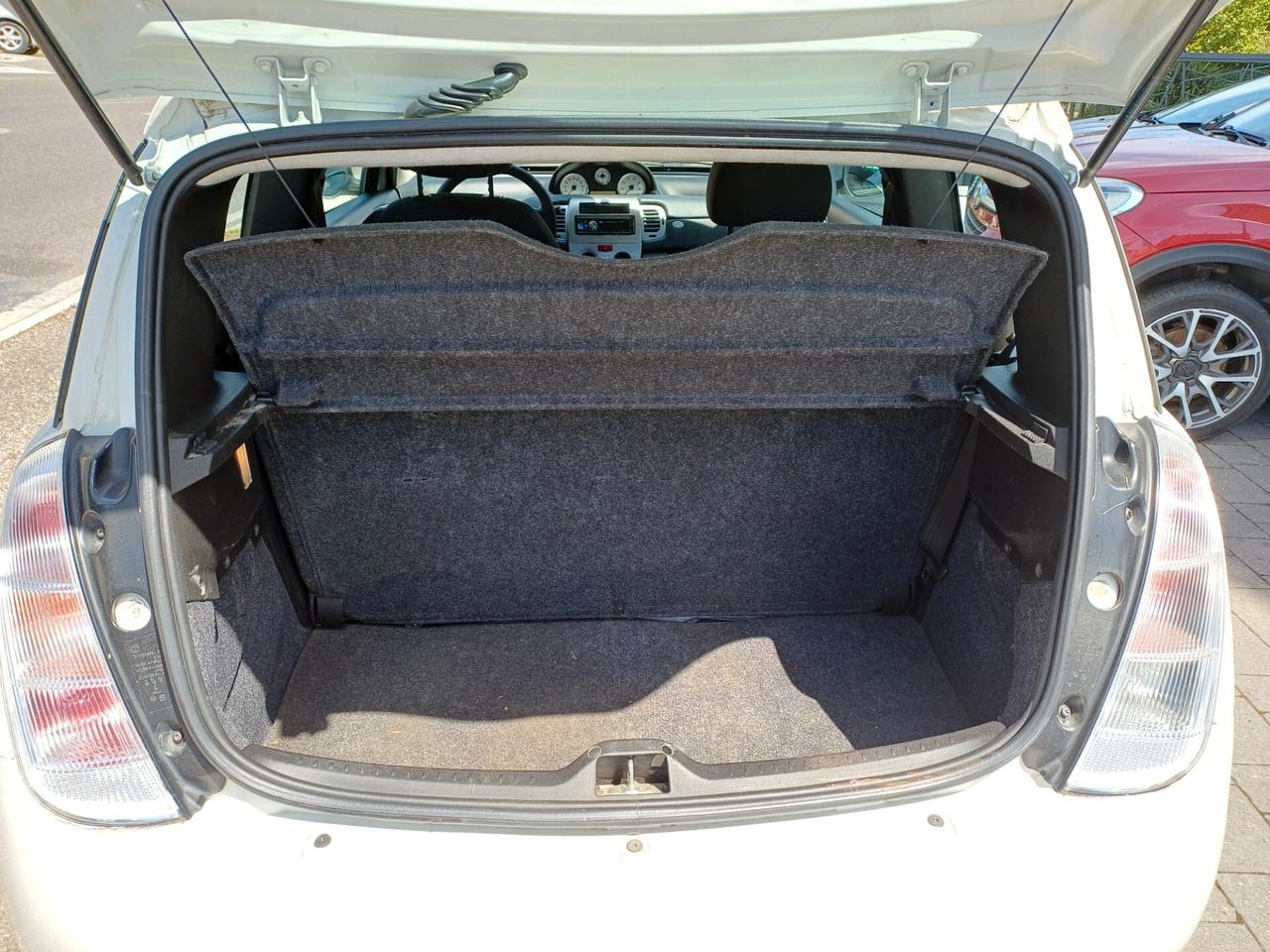 Lancia Ypsilon 1.3 MJT 75 CV Unyca