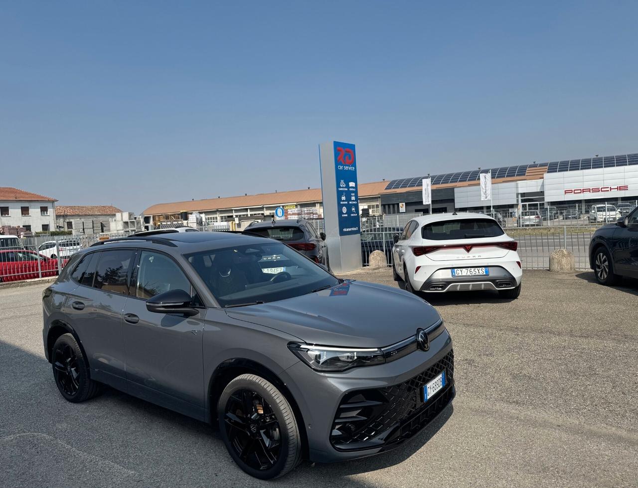 Volkswagen Tiguan 2.0 TDI R-Line Plus (TETTO) 150cv DSG/NO VINCOLI