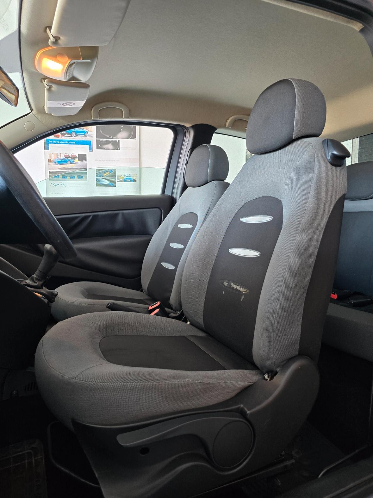 Lancia Ypsilon 1.3 MJT 75 CV Platino
