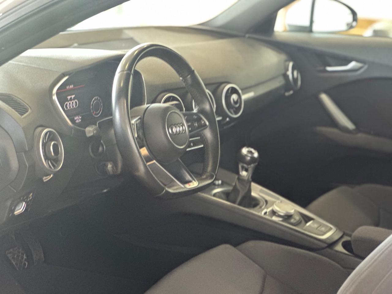 Audi TT 2.0 tfsi s Line