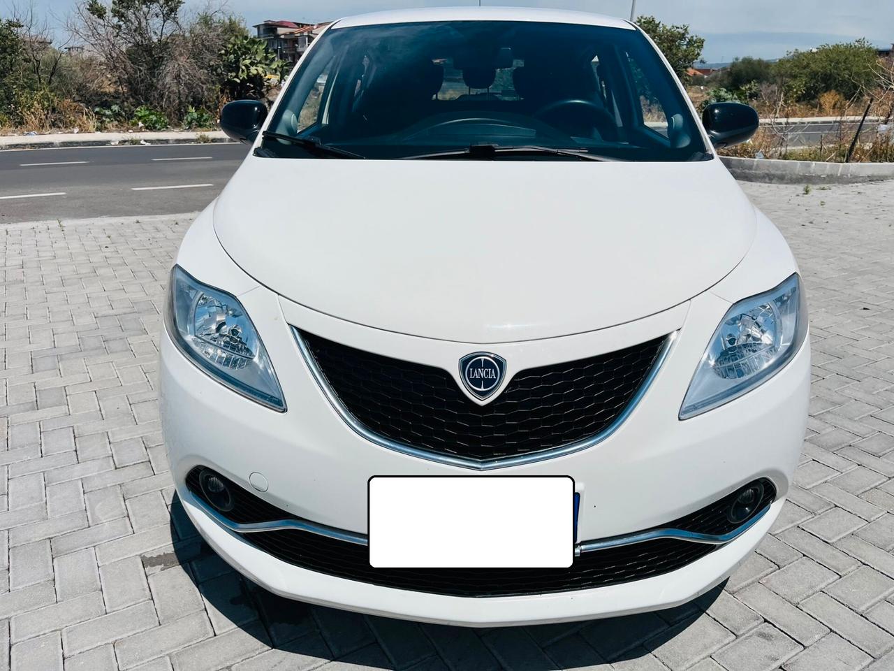 Lancia Ypsilon 1.3MLJT BASSI CONSUMI 2013