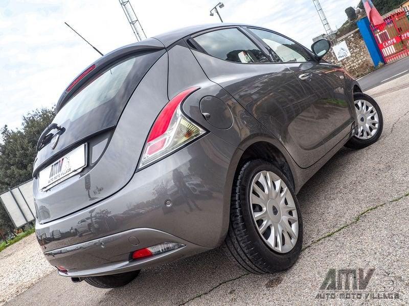 Lancia Ypsilon 1.2 69 CV 24 MESI DI GARANZIA-OK NEOPATENTATI-AUX-USB