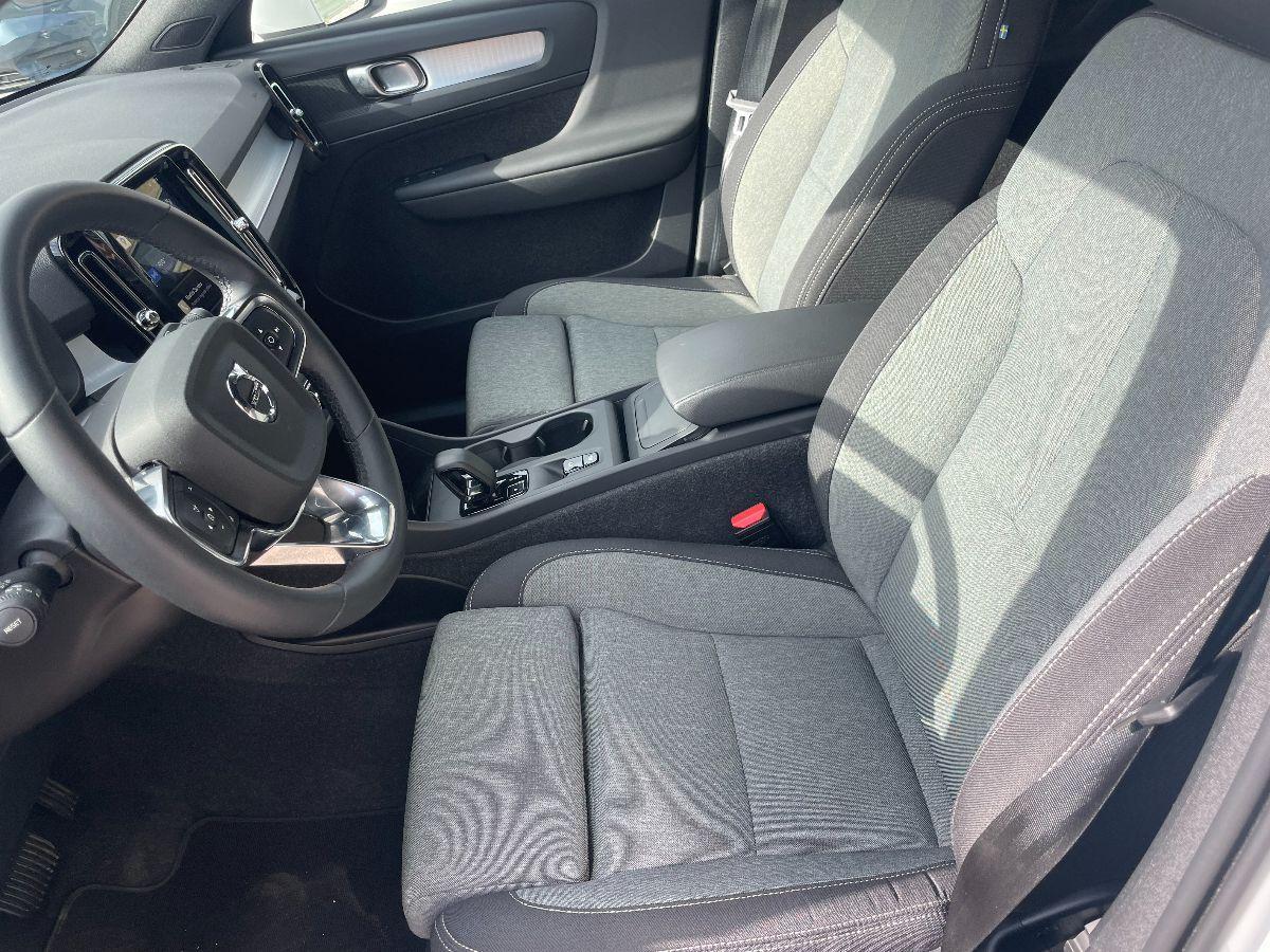 VOLVO - XC40