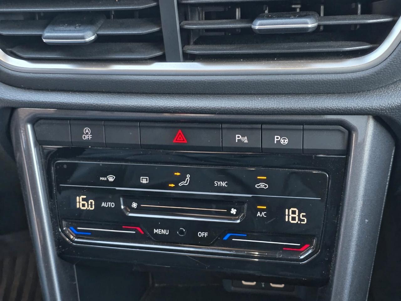 Volkswagen T-Roc LIFE 1.0 81KW#LED#PELLE#VIRTUAL#CARPLAY#CAM#CLIMA