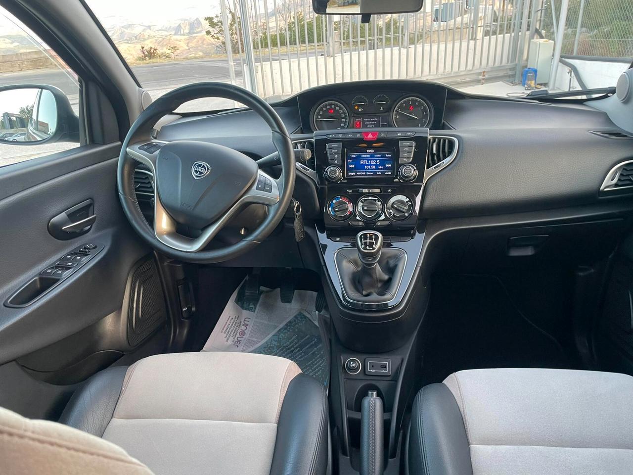 Lancia Ypsilon 1.2 69 CV PLATINUM