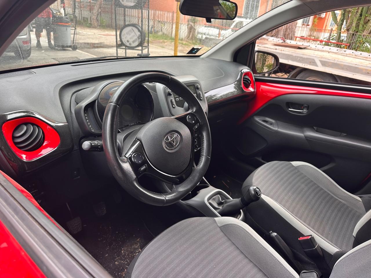 Toyota Aygo Connect 1.0 VVT-i 72 CV 5 porte x-cool
