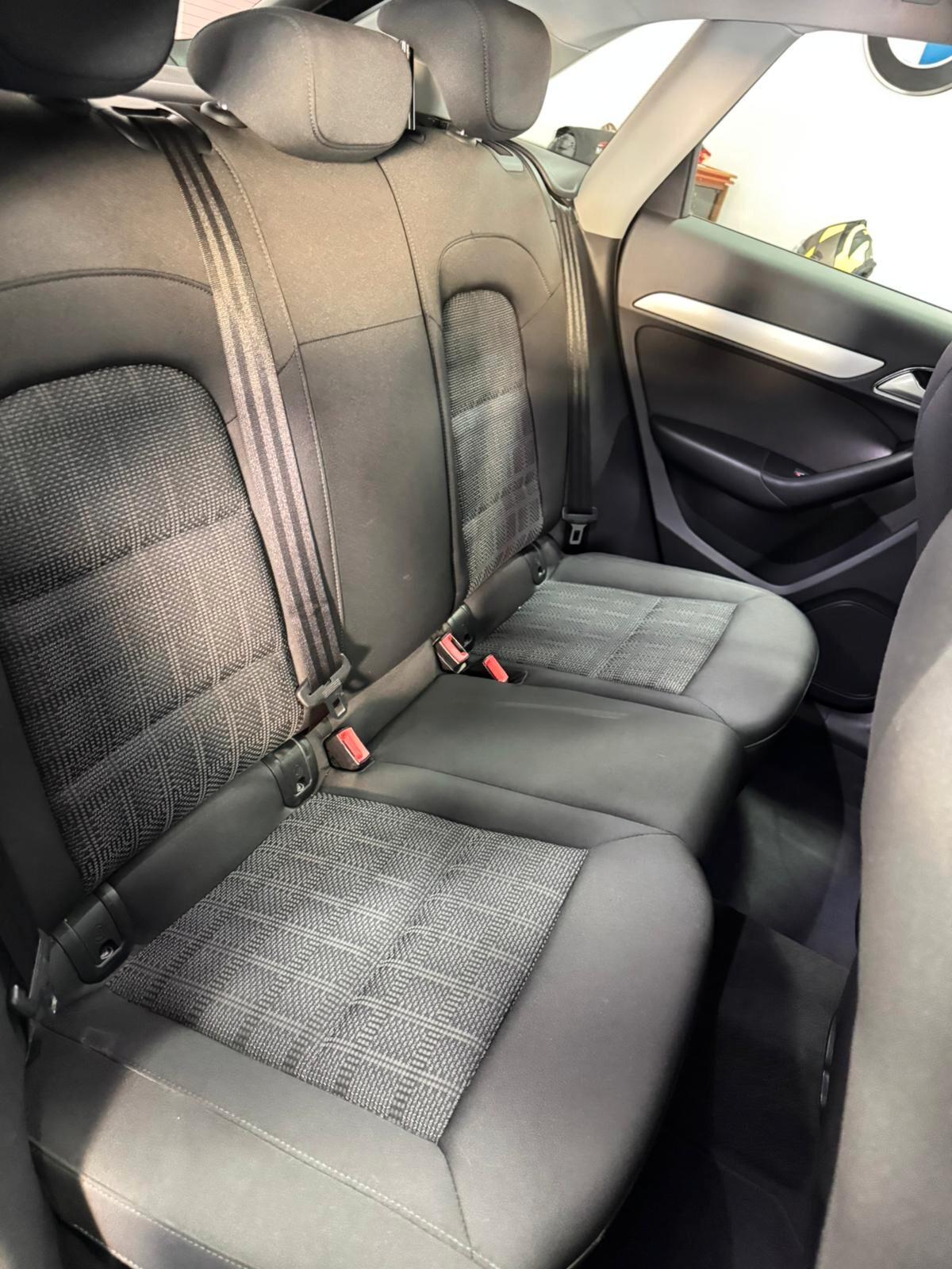 Audi Q3 2.0 TDI 150 CV Quattro S tronic S-line Edition Unico Pro. Tetto Apribile