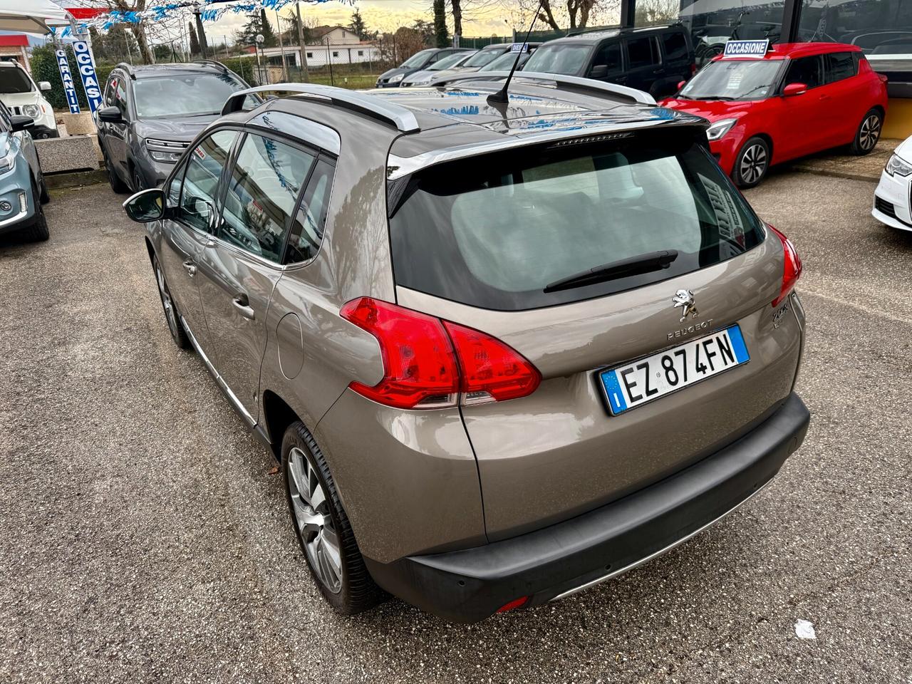 " SOLO 40.000 KM " Peugeot 2008 Benz. Allure