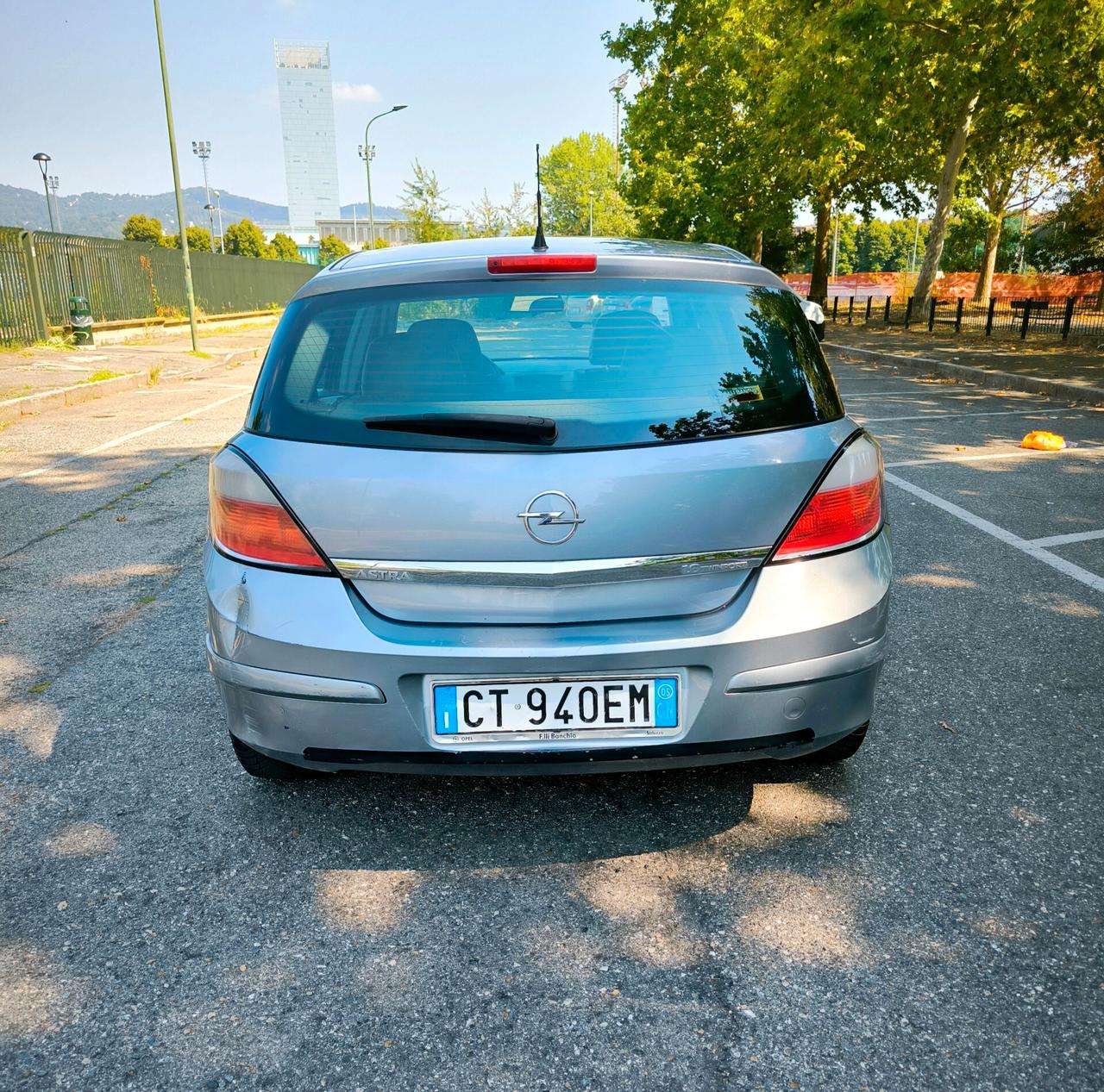 Opel Astra 1.6 16V Twinport 5 porte Cosmo