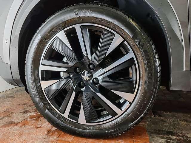 Peugeot 2008 1.2 130cv GT Key Less + Navi + Camera