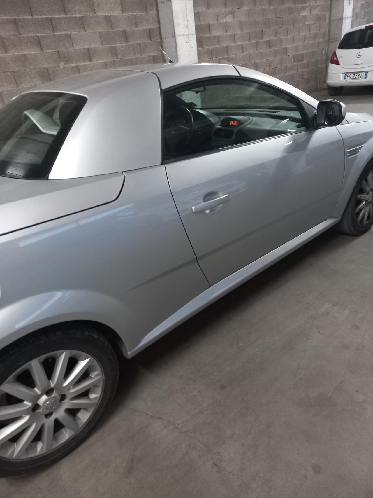 Opel Tigra TwinTop 1.4 16V Sport