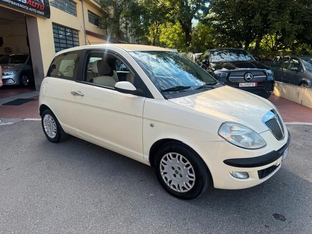Lancia Ypsilon 1.4 16V GPL