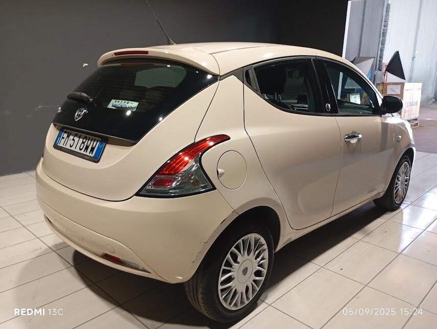 Lancia Ypsilon del 2017 benzina anche neopatentati