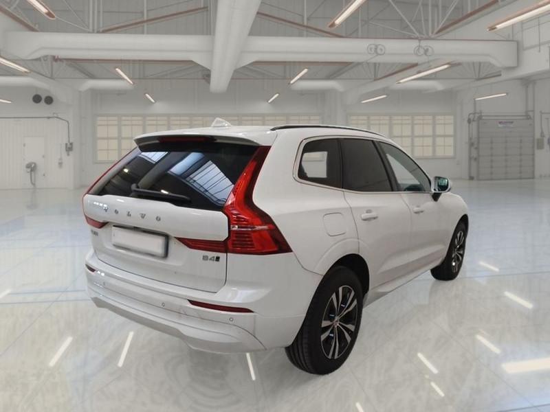 VOLVO XC60 B4 D AWD automatico Momentum Pro MY22