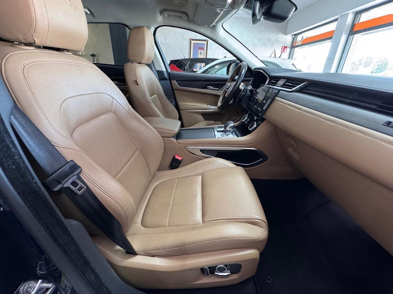 Jaguar F-Pace S D 200 MHEV -- PRESTIGE