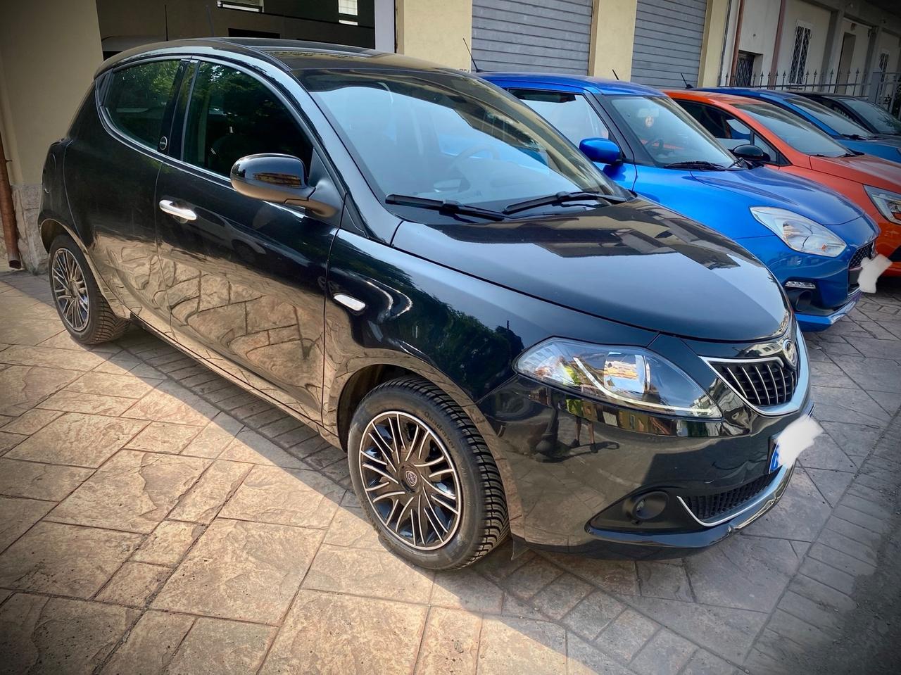 Lancia Ypsilon 1.0 FireFly 5 porte S&S Hybrid Ecochic Gold