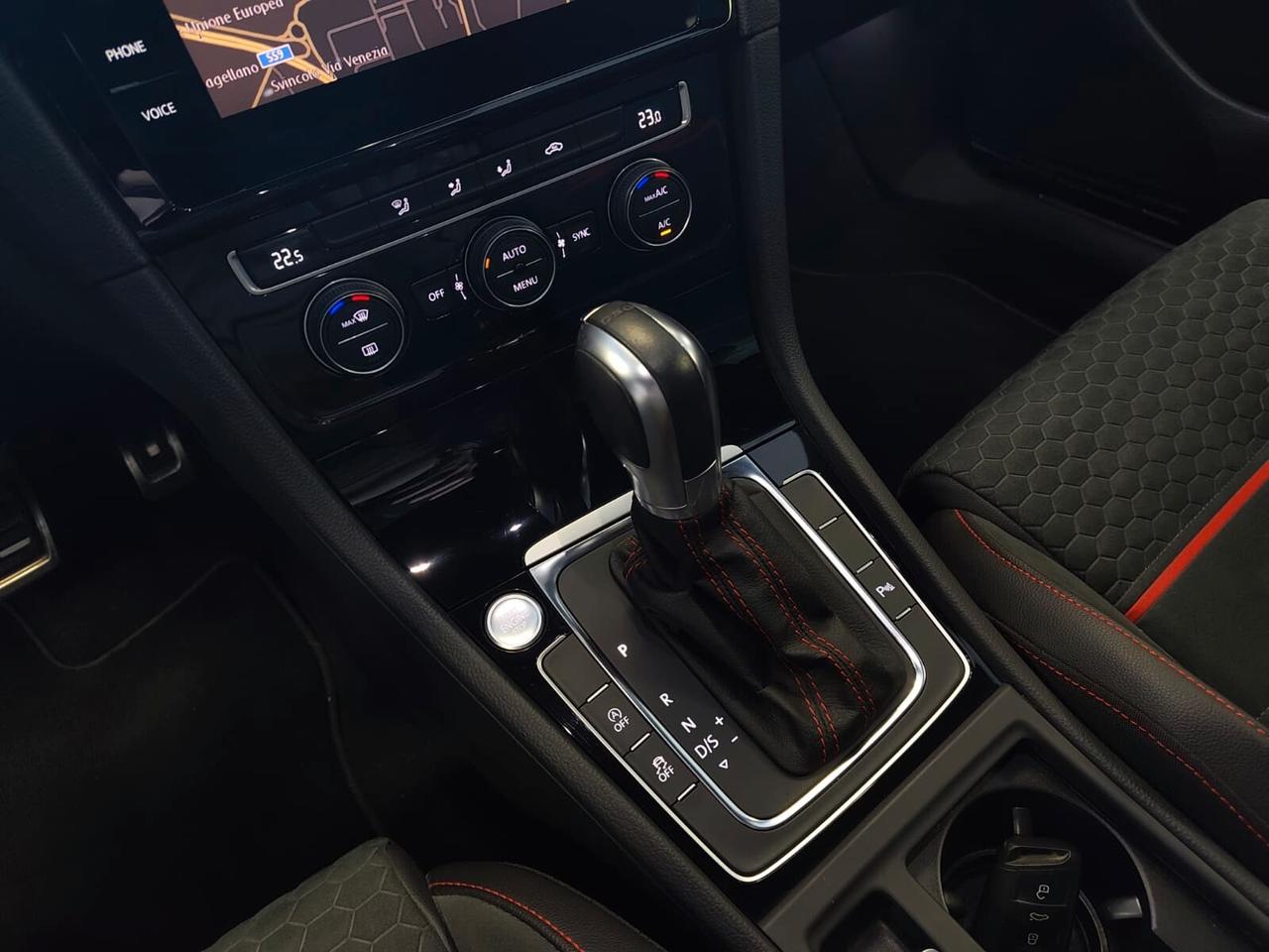 Volkswagen Golf GTI Performance 245CV DSG