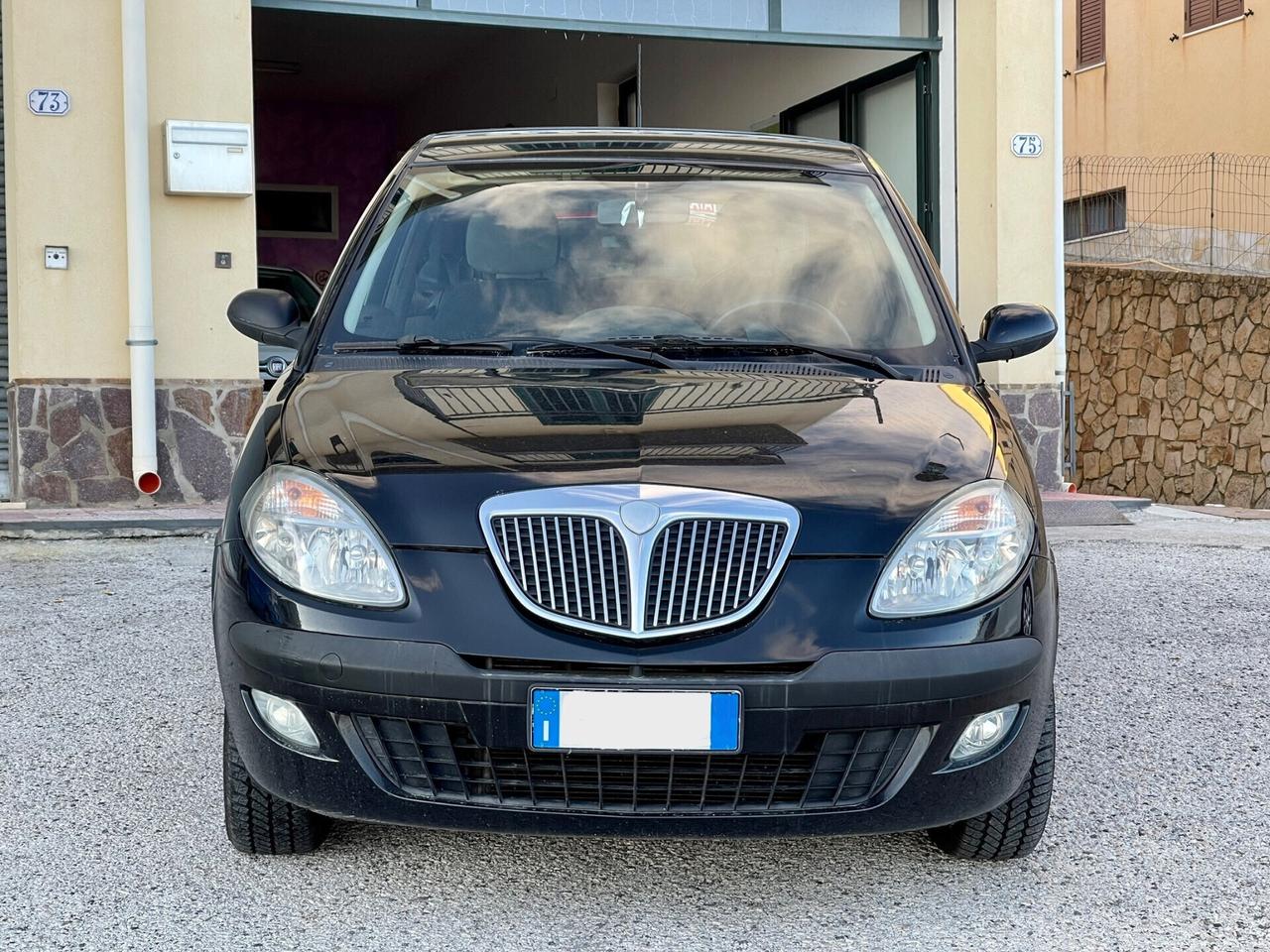 Lancia Ypsilon 1.2 69cv benzina - NEOPATENTATI