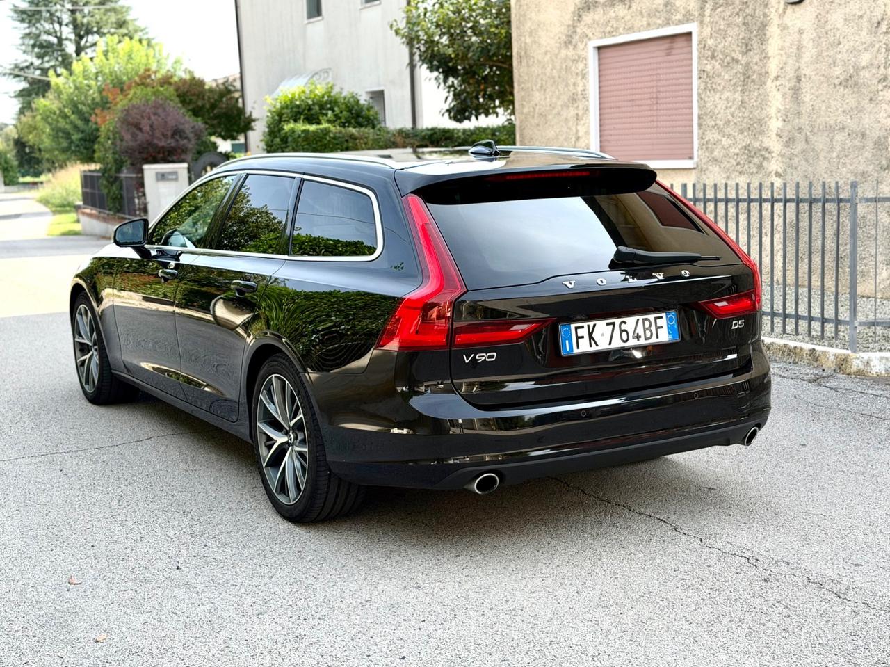 Volvo V90 D5 AWD Geartronic Momentum