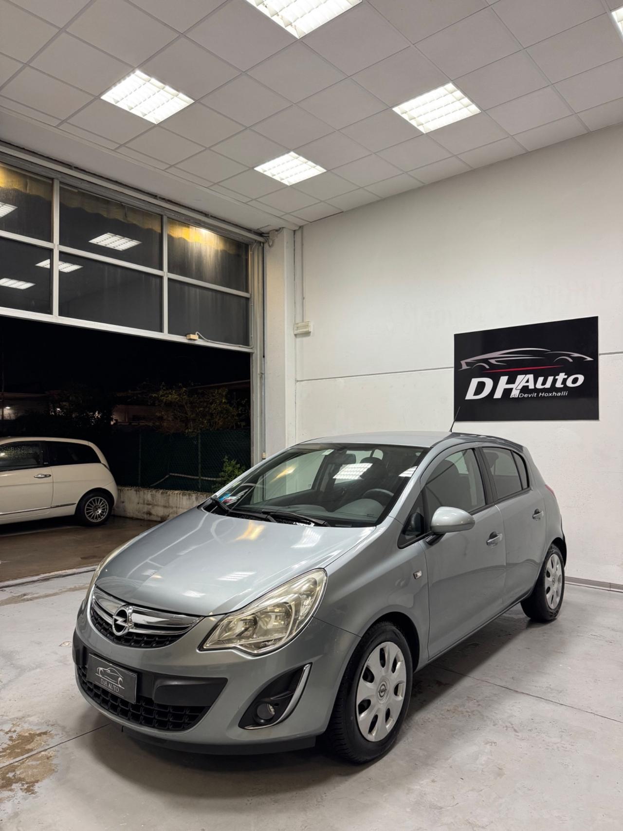 Opel Corsa 1.2 5 porte Cosmo