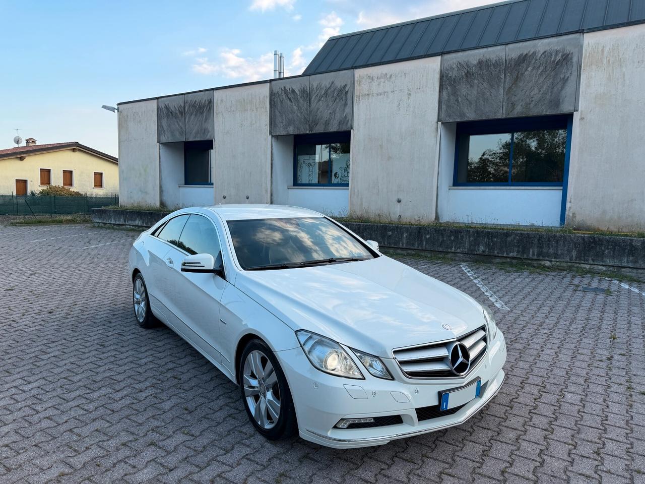 Mercedes E 220 CDI Coupé BlueEFFICIENCY