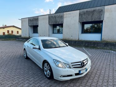 Mercedes E 220 CDI Coupé BlueEFFICIENCY