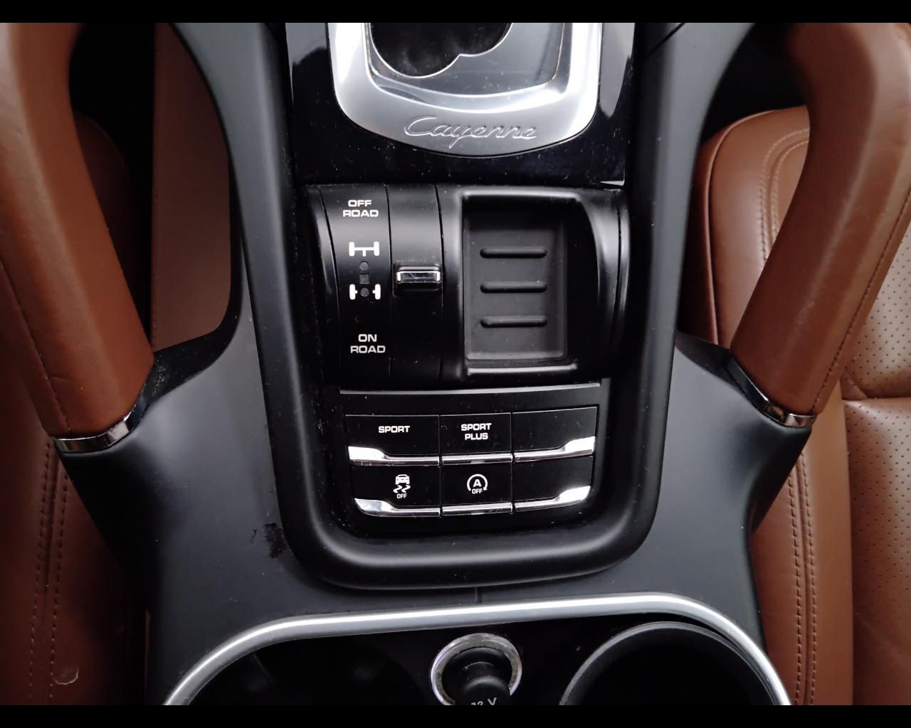 PORSCHE Cayenne II 2015 - Cayenne 3.0 tiptronic