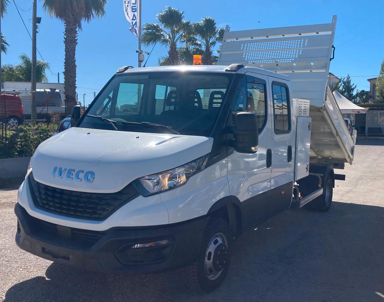 Iveco Daily 35c14 doppia cabina ribaltabile posteriore