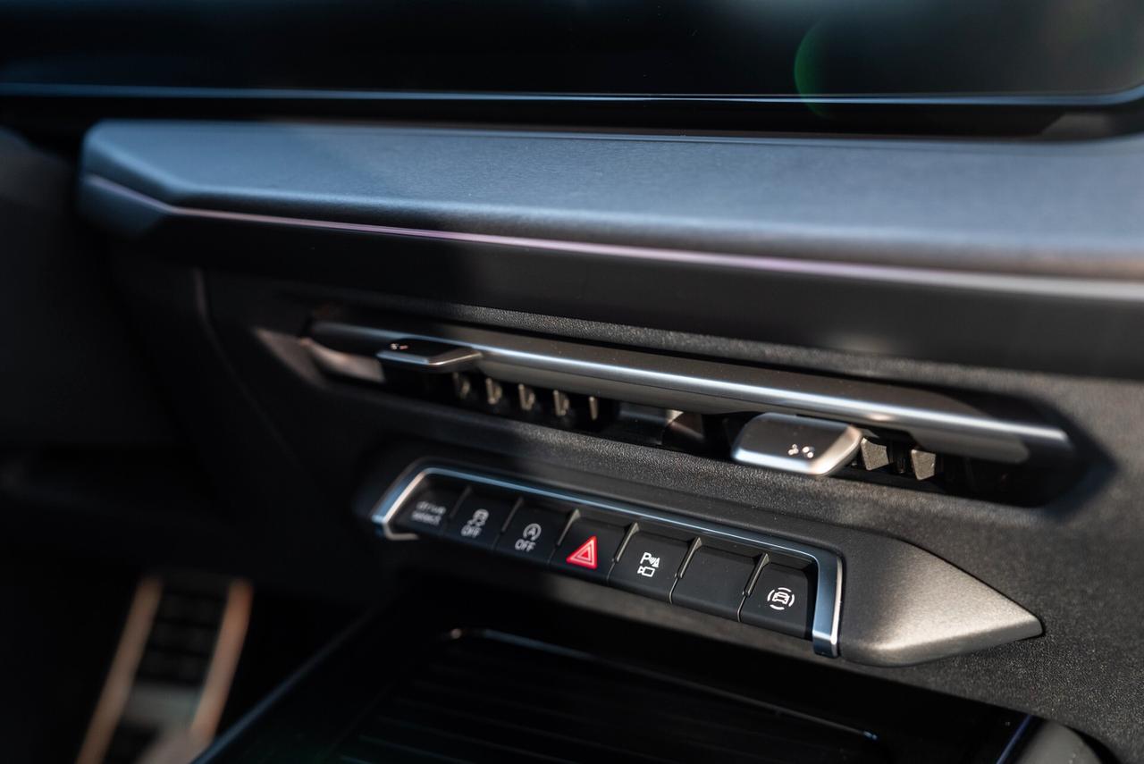 Audi Q3 45 TFSI e S tronic line edition