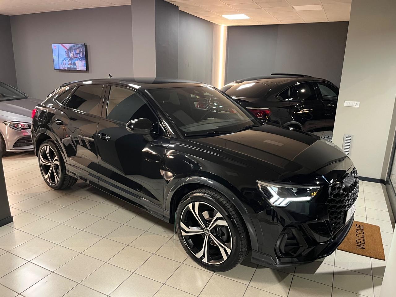 Audi Q3 SPB 35 TDI S-Line TOTAL BLACK!!