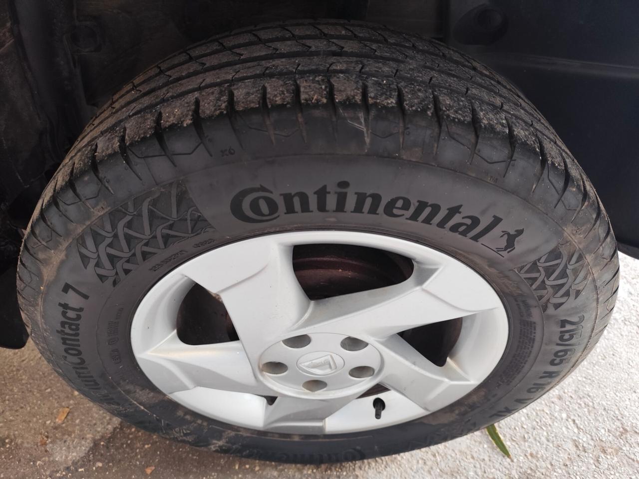 Dacia Duster 1.6 BENZ/GPL 105CV 4x2 GANCIO TRAINO