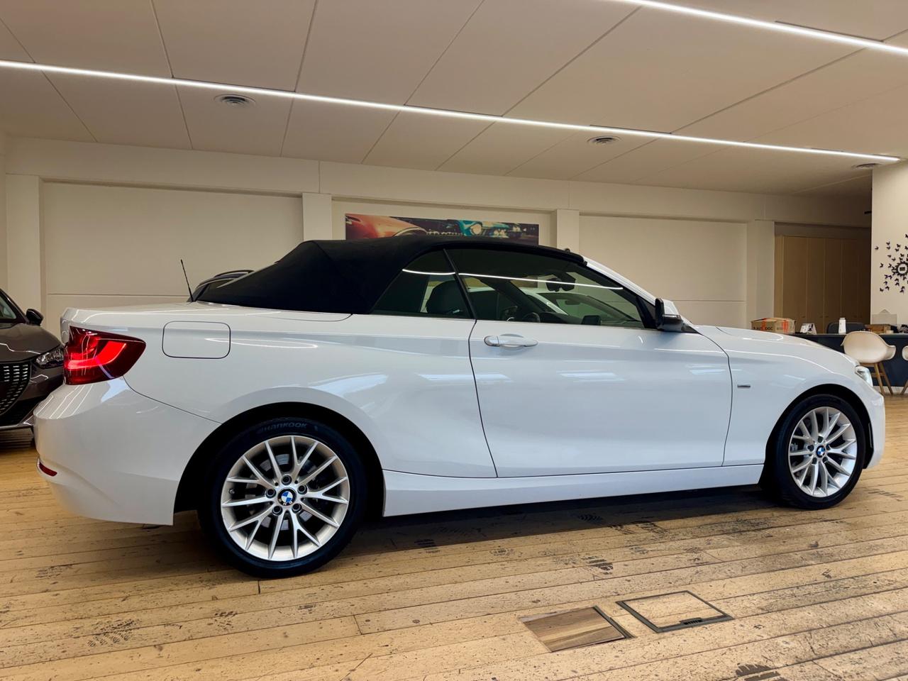 Bmw 220 220i Cabrio LUXURY SPORT