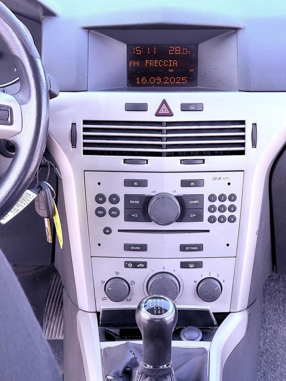 Opel Astra GTC 1.3 CDTI 3 porte Ok neopatentati